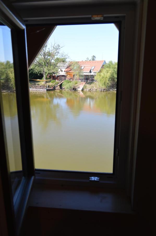 Intertranscoop Lake House Vámosszabadi Екстериор снимка