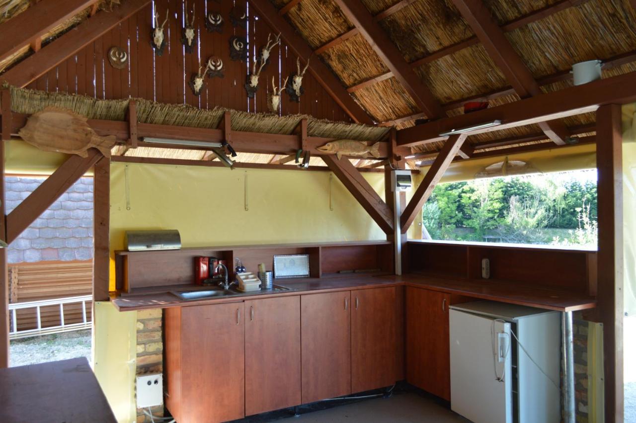 Intertranscoop Lake House Vámosszabadi Екстериор снимка