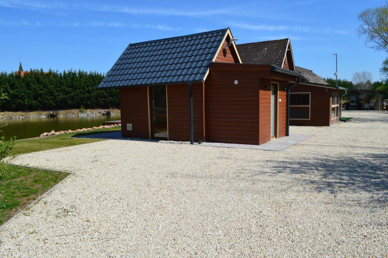 Intertranscoop Lake House Vámosszabadi Екстериор снимка
