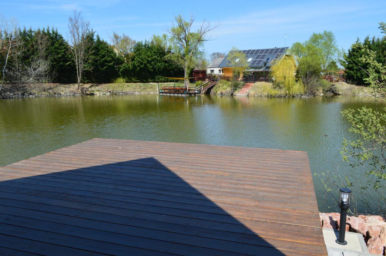Intertranscoop Lake House Vámosszabadi Екстериор снимка