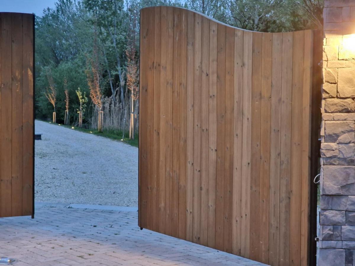Intertranscoop Lake House Vámosszabadi Екстериор снимка